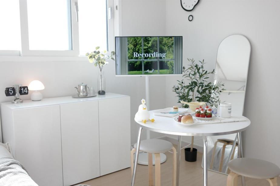 H House Yeonnam Apartment Seoul Bagian luar foto