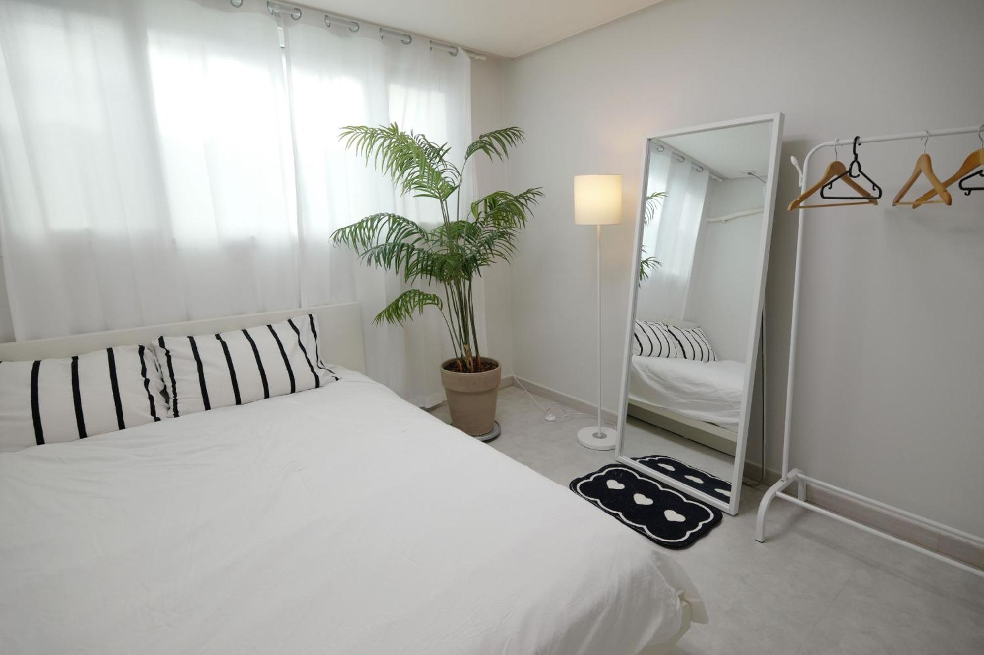 H House Yeonnam Apartment Seoul Bagian luar foto