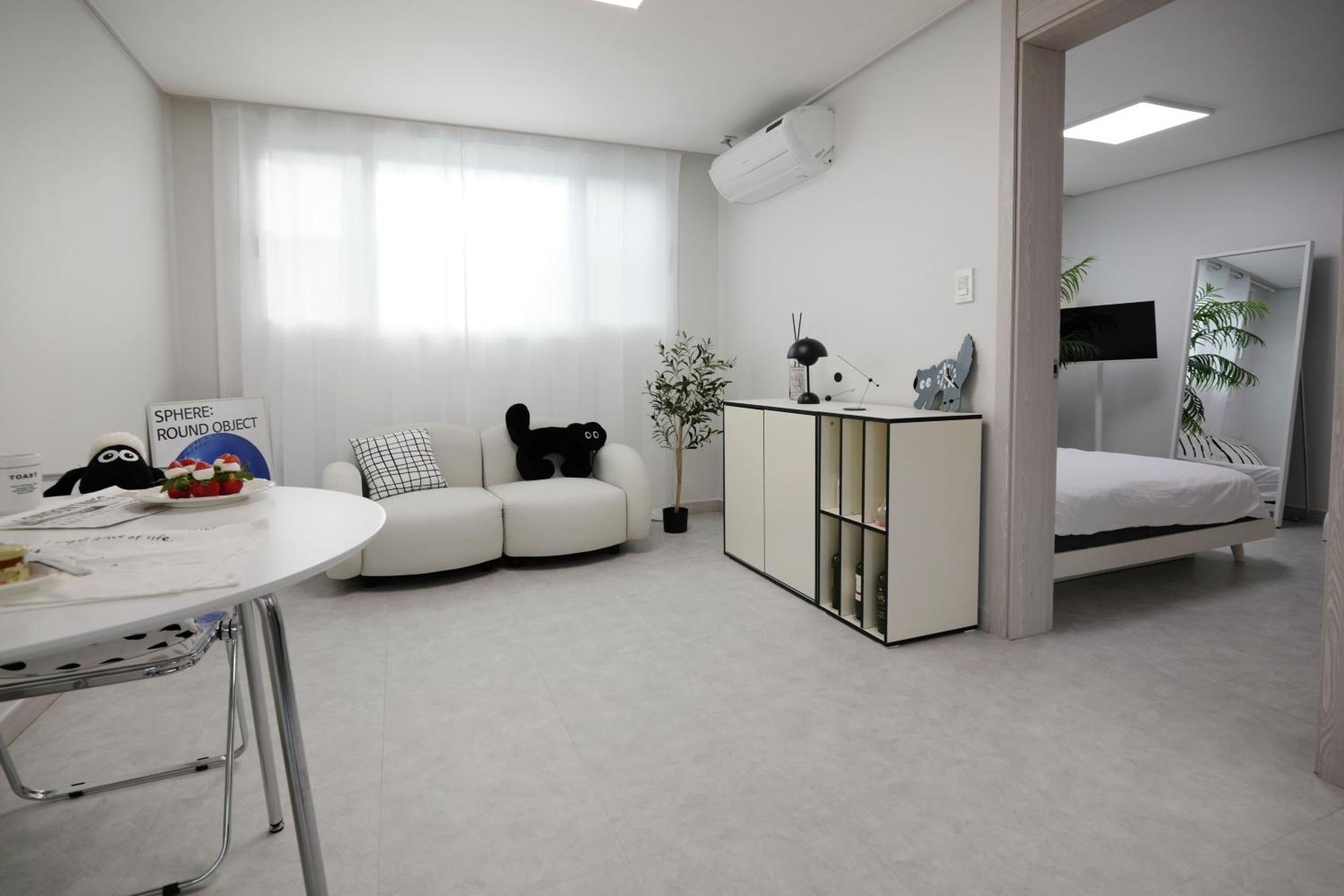 H House Yeonnam Apartment Seoul Bagian luar foto