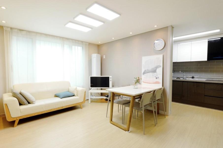 H House Yeonnam Apartment Seoul Bagian luar foto