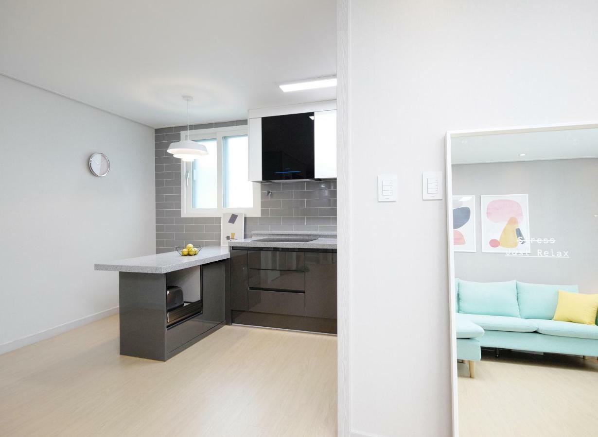 H House Yeonnam Apartment Seoul Bagian luar foto
