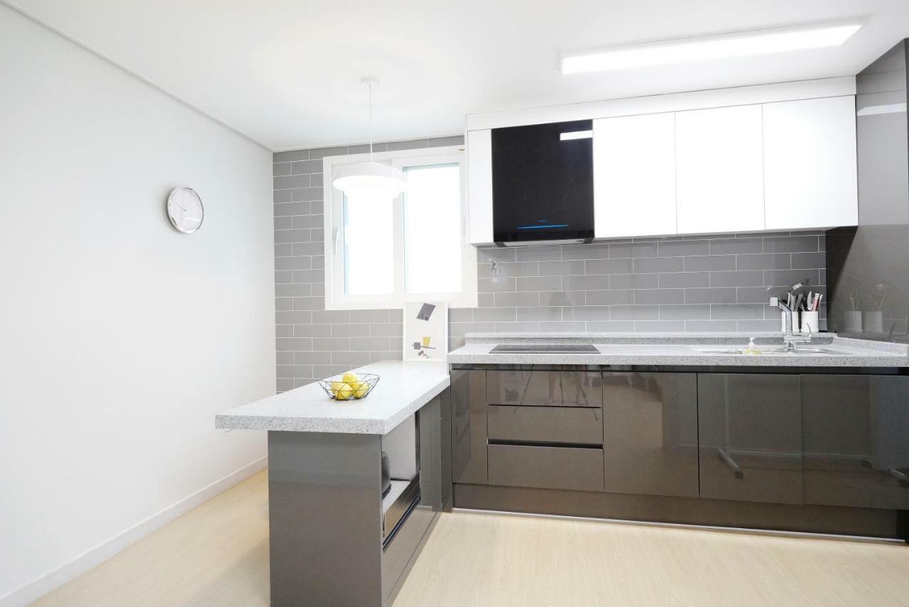 H House Yeonnam Apartment Seoul Bagian luar foto