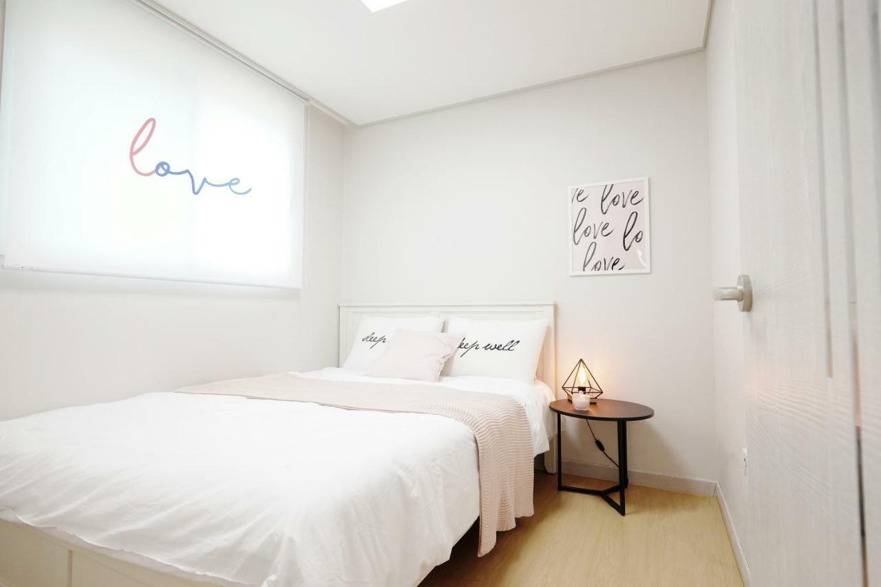 H House Yeonnam Apartment Seoul Bagian luar foto